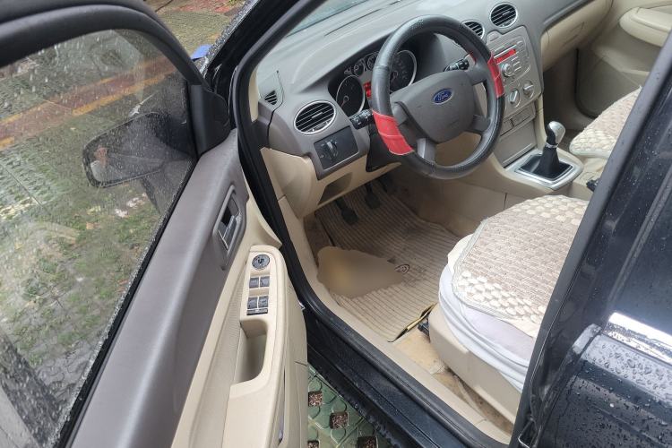 Used Ford Focus 2009 Sedan 1.8L Manual Comfort Model Driver Seat