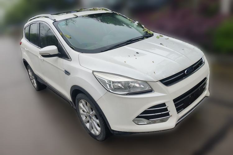 Used Ford Kuga 2013 1.6L GTDi Two-Wheel-Drive Trend Model Front Right 45 Deg