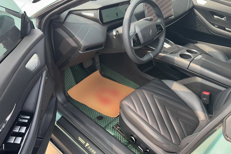 Used Deepal SL03 2023 515MAX Pure Electric Version Driver Seat