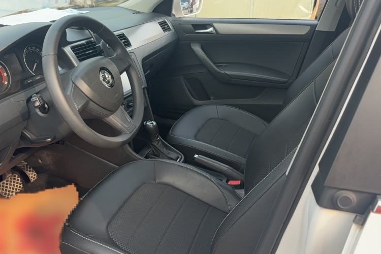 Used Skoda Rapid Spaceback 2016 Revised 1.6L Automatic Chuanxing Version Interior 1