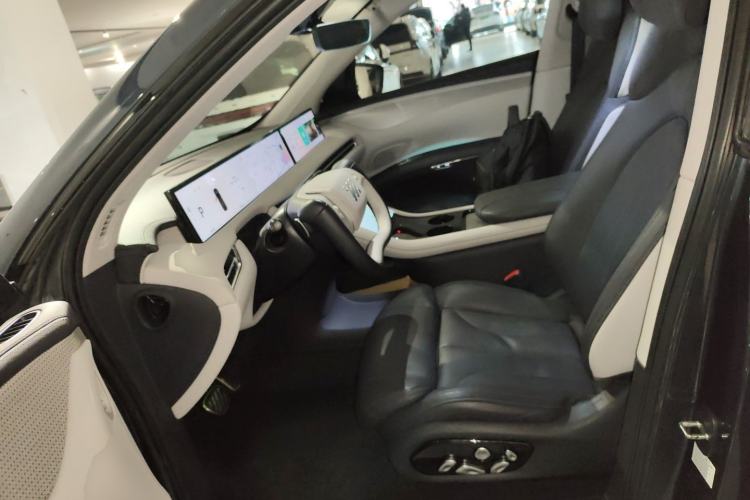 Used IM LS7 2023 100kWh Lux Rear-Drive Version