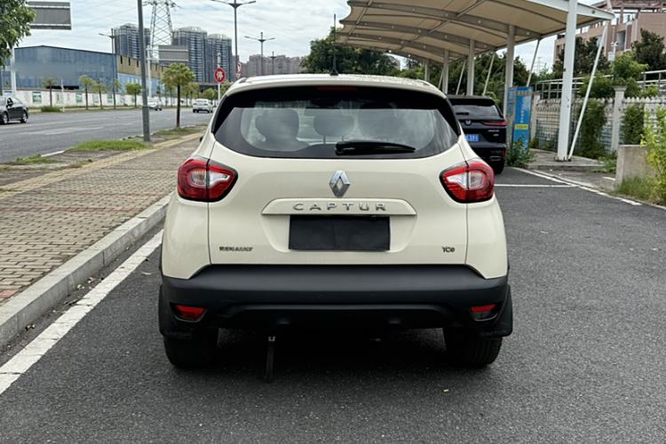 Used Renault Captur 2015 1.2T Automatic Standard Edition
