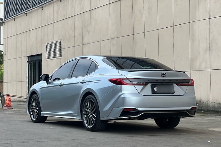 Used Toyota Camry 2025 Dual-Motor 2.0 HXS Glory Edition