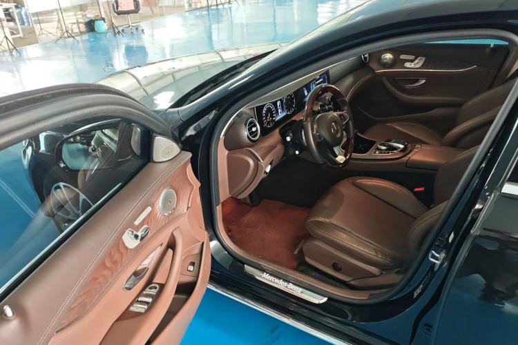Used Mercedes-Benz E-Class 2018 Facelift E 300 L Luxury Edition

