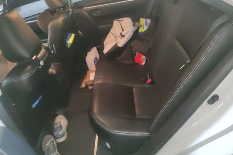 Used Toyota Levin 2017 Revised Dual-Engine 1.8H GS E-CVT Elite Sunroof Version China V Standard Left Rear Seat