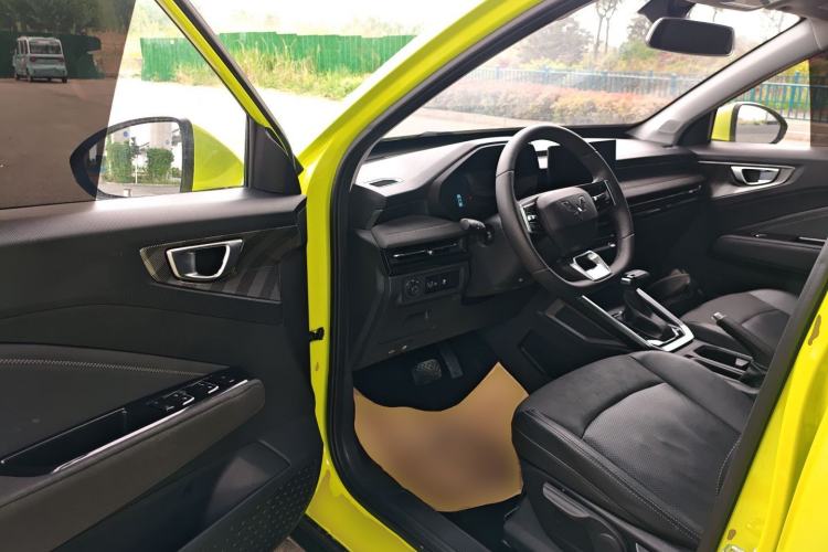 Used Wuling Alvez 2022 1.5L CVT Comfort Edition Driver Seat