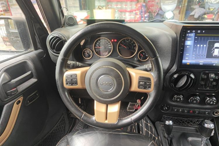 Used Jeep Wrangler 2013 3.6L Sahara Four-Door Edition Steering Wheel