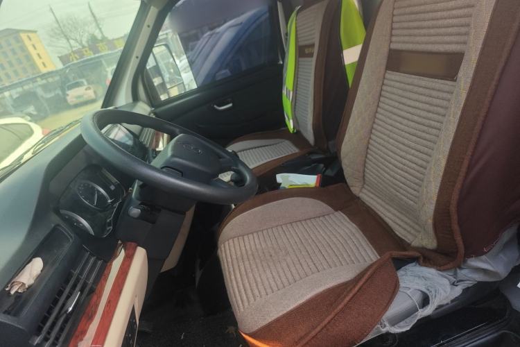 Used CHANGAN KUAYUE Wang X7 2025 1.6L Single-Row Double Rear Wheels Dong'an DAT18R 3.7 Meters Left Front Seat