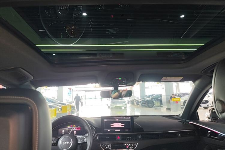 Used Audi A4L 2024 40 TFSI Luxury Dynamic Edition Headliner