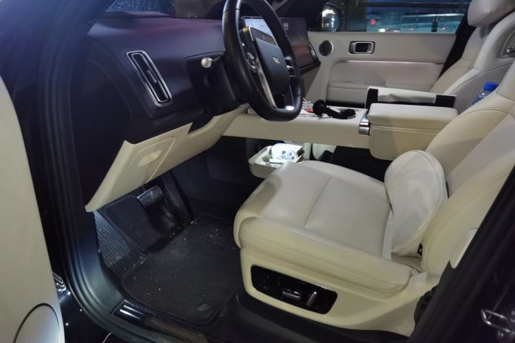 Used Li Auto L8 2025 Max Smart Refresh Edition
