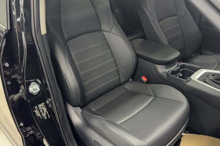 Used Toyota Wildlander 2023 Dual-Motor 2.5L E-CVT Two-Wheel Drive Luxury PLUS Edition
