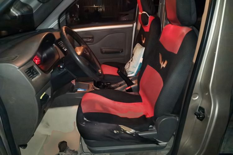 Used Wuling Rongguang V 2016 1.5L Practical Version Left Front Seat