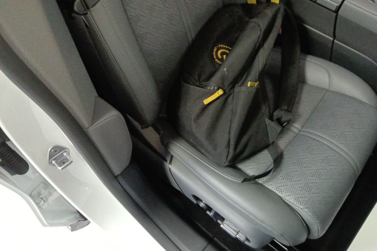 Used Zeekr 7X 2025 100 kWh Long-Range Rear-Wheel Drive with Intelligent Driving Features