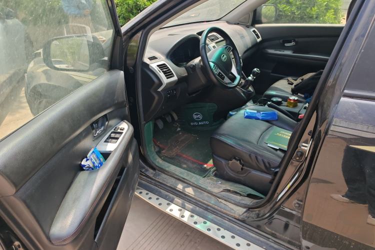 Used BYD S6 2014 1.5TI Manual Luxury 5-Seater Driver Seat