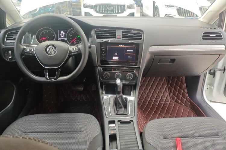 Used Volkswagen Golf 2020 Zhiai Edition 280TSI DSG Comfort Model Center Console