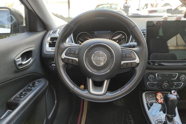 Used Jeep Compass 2017 200T Automatic Family Edition
