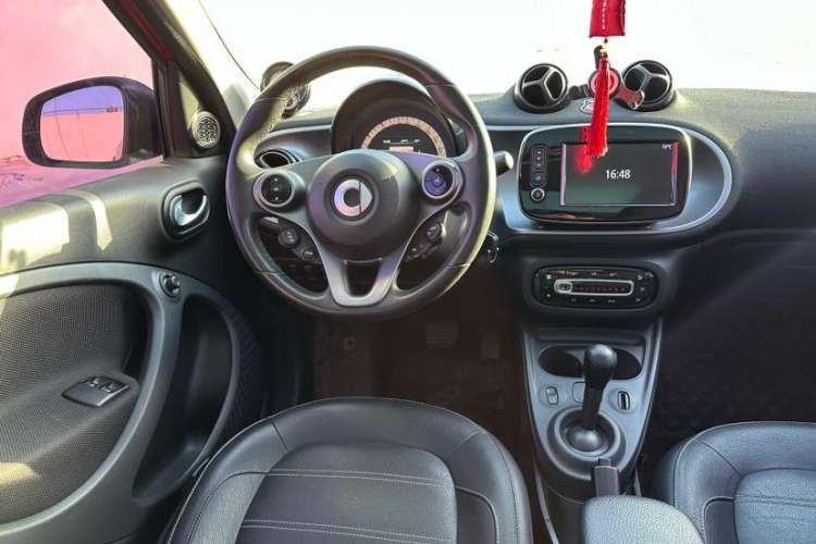 Used smart forfour 2016 0.9T 66 kW Pioneer Edition