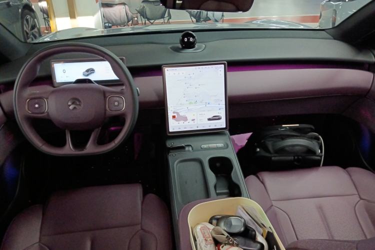 Used Nio ET5T 2024 75kWh Touring Center Console