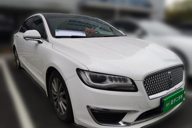 Used Lincoln MKZ 2018 2.0T Premium Edition Front Right 45 Deg