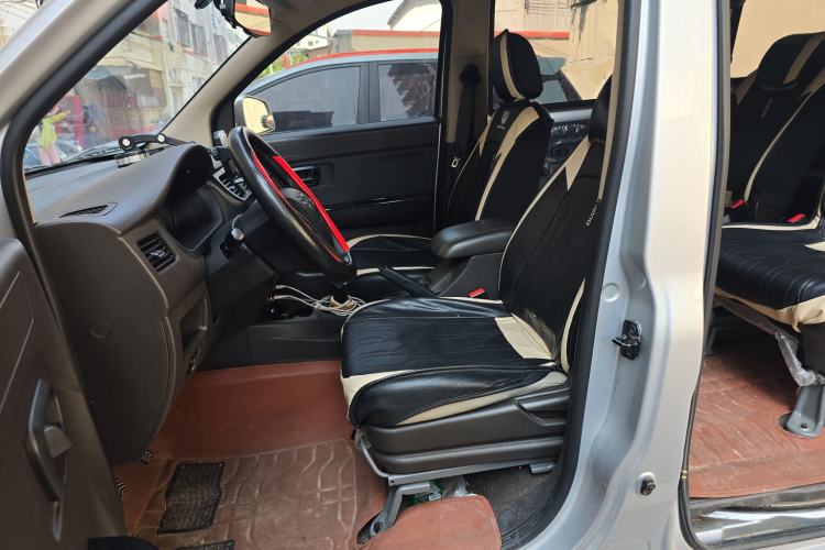 Used Wuling Rongguang V 2018 1.5L Standard Version
