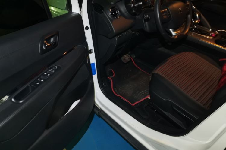 Used Peugeot 3008 2016 2.0L Automatic Classic Edition Driver Seat