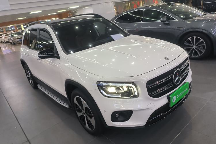 Used Mercedes-Benz GLB 2022 GLB 220 4MATIC Front Right 45 Deg