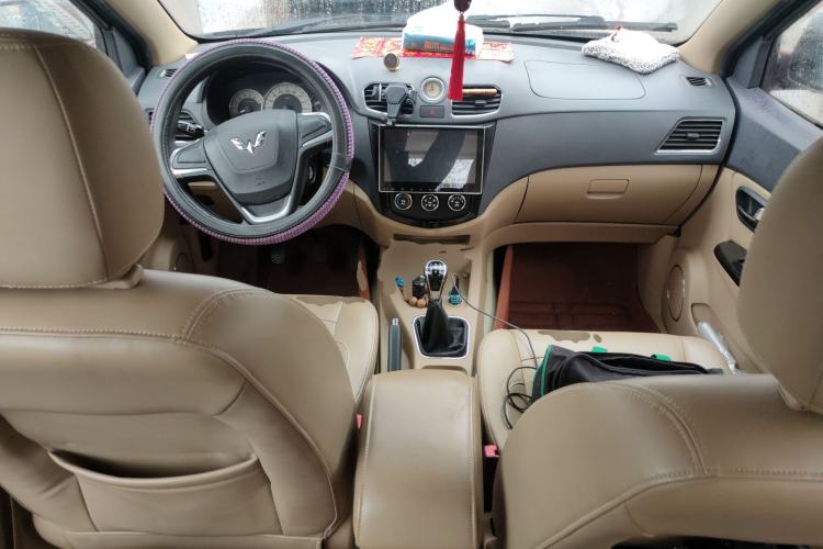 Used Wuling Hongguang 2014 1.2L S Comfort Model China IV