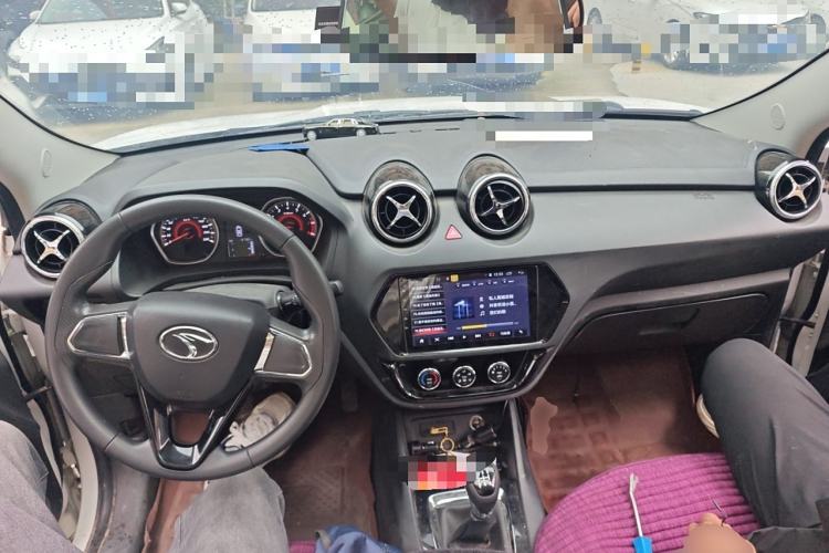 Used Soueast DX3 2019 1.5L Manual Luxury Model China VI Standard Center Console