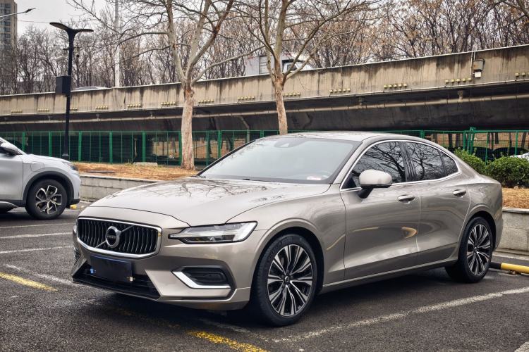 Used Volvo S60 2022 B4 Zhiyuan Luxury Edition