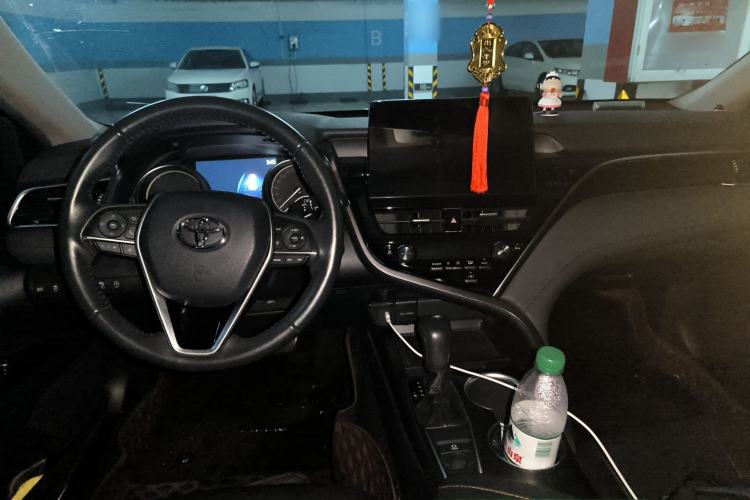 Used Toyota Camry 2021 2.0G Luxury Edition Center Console