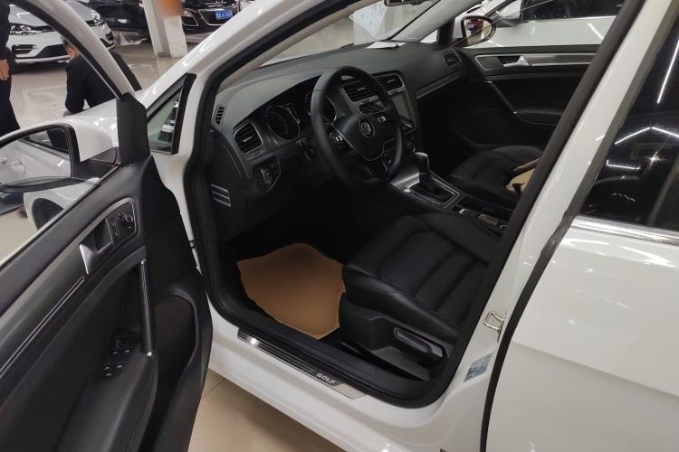 Used Volkswagen Golf 2015 1.4TSI Automatic Luxury Model