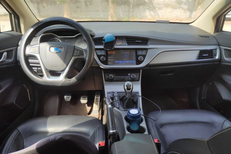 Used Geely Auto Emgrand GS 2016 Sports Edition 1.8L Manual LingShang Model Center Console