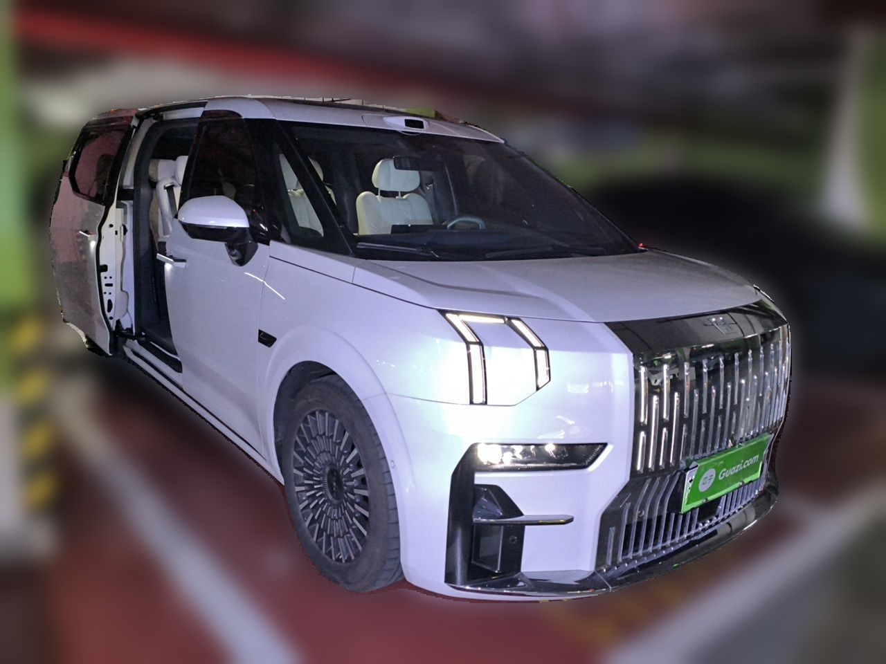 Zeekr 009 2024 7-Seater Aisle Version 108 kWh — снимка 3