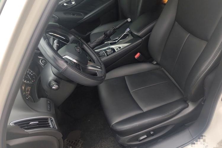 Used Infiniti Q50L 2018 2.0T Comfort Edition China VI Standard
