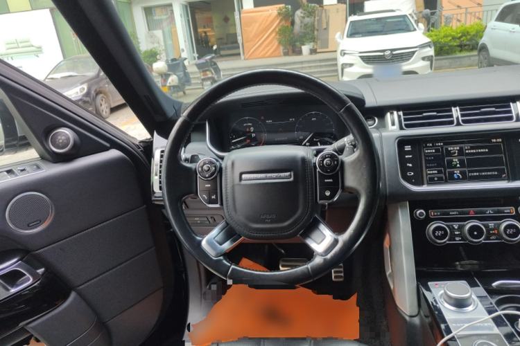 Used Land Rover Range 2014 3.0 TDV6 Vogue Steering Wheel
