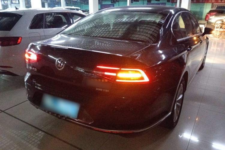 Used Volkswagen Magotan 2017 330TSI DSG Leading Model
