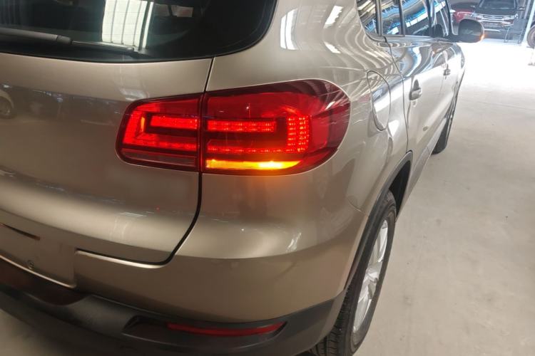 Used Volkswagen Tiguan 2016 300TSI Manual Two-Wheel Drive Trend Edition Right Rear Taillight