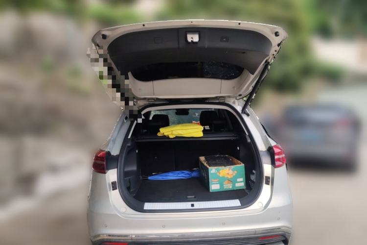 Used Hongqi HS5 2022 Facelifted Version 2.0T Smart Connect Flagship All-Wheel-Drive Edition Trunk