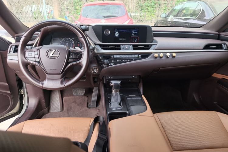 Used Lexus ES 2020 200 Excellence Edition
