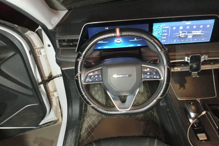 Used Venucia V 2021 260T Idol Edition
