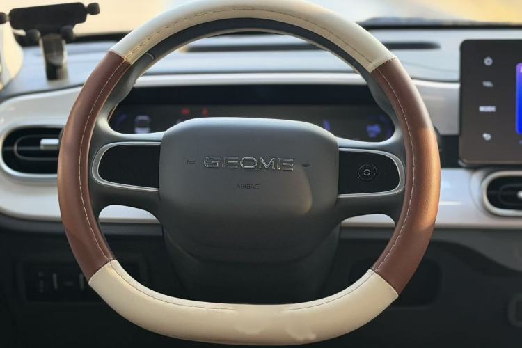 Used Geely Galaxy Panda 2025 210 km – Yuanqi Bear Interior 3