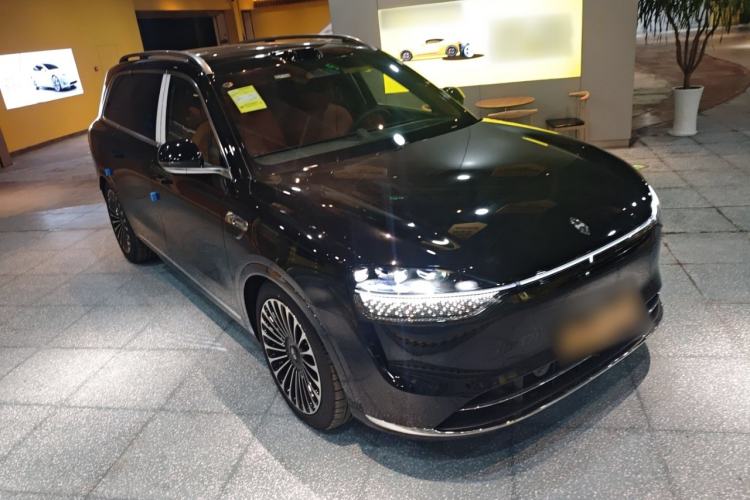 Used Hima AITO M9 2025 Extended-Range Ultra Version 52 kWh 6-Seater Front Right 45 Deg