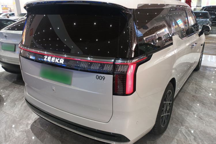 Used Zeekr 009 2024 7-Seater Aisle Version 108 kWh Rear Right 45 Deg
