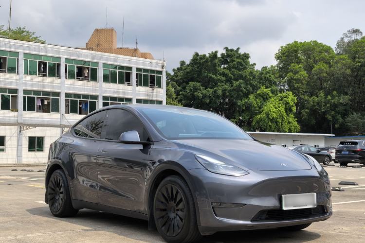 Used Tesla Model Y 2021 Long-Range All-Wheel-Drive Version

