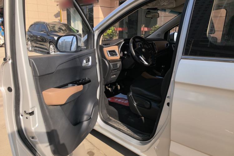 Used Jinbei F50 2017 1.6L Manual Luxury Model
