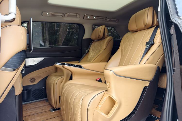 Used Denza D9 2024 DM-i 980 Four-Wheel Drive Prestige Model