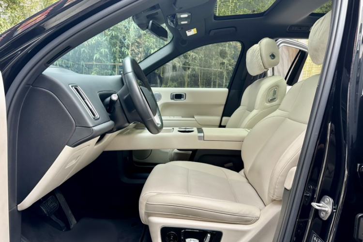 Used Li Auto L8 2024 Pro Model
