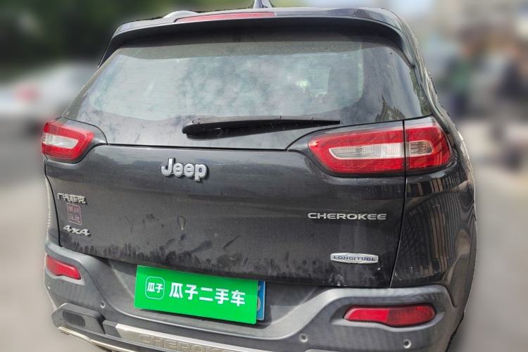 Used Jeep Cherokee 2016 2.4L Leading Edition

