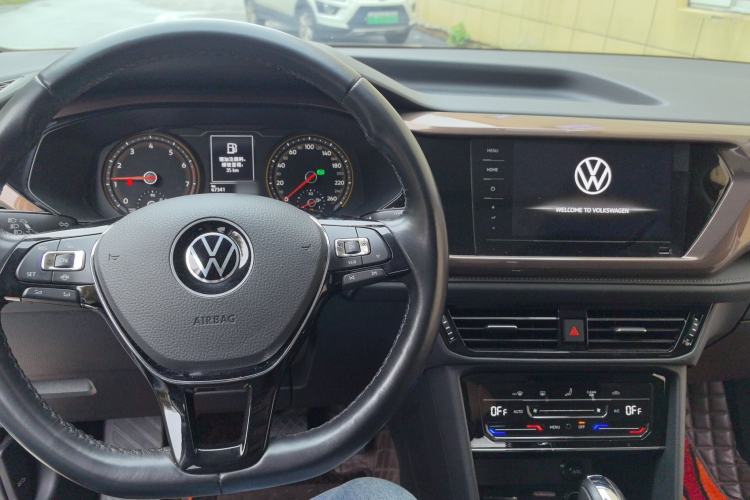 Used Volkswagen Tharu 2021 280TSI Two-Wheel Drive Comfort Edition Center Console