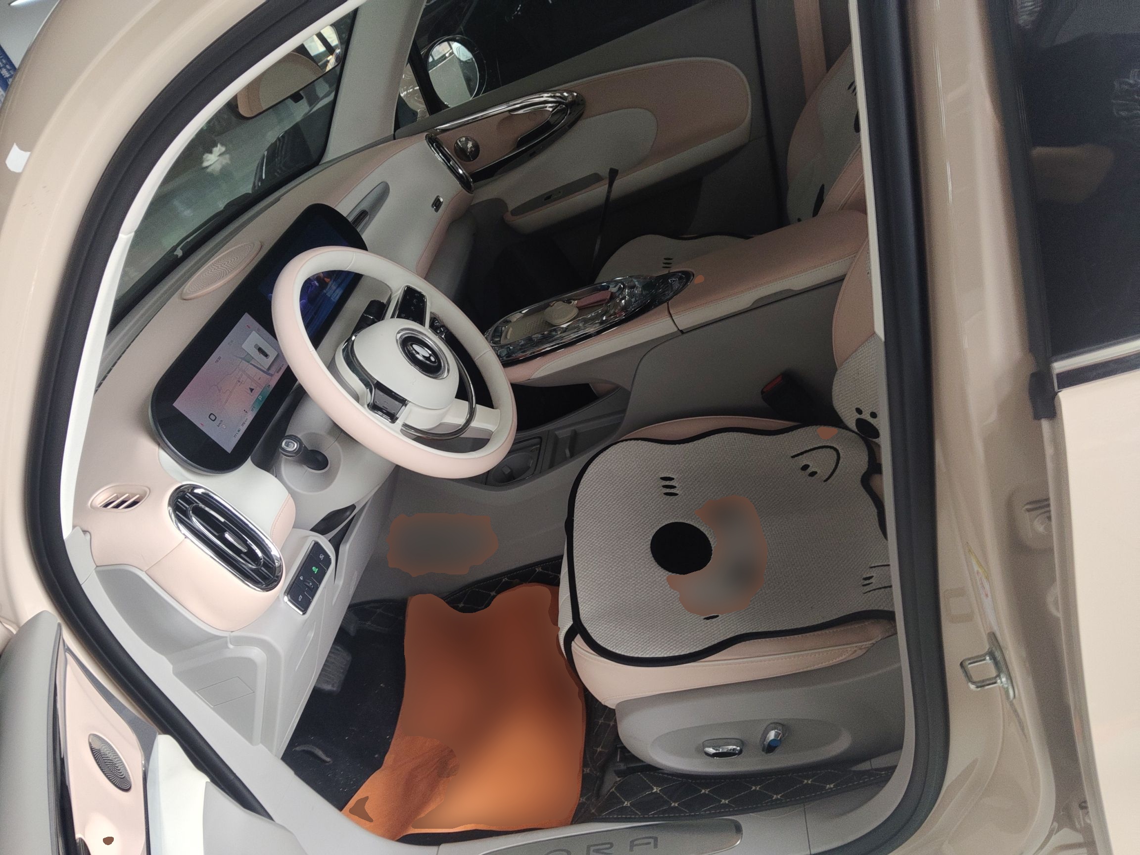 Переднее сиденье в автомобиле